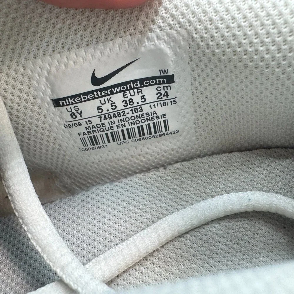 Size 6Y Nike Cortez Basic SL‎ Low Kids White Lace-Up Casual Shoes 749482-103